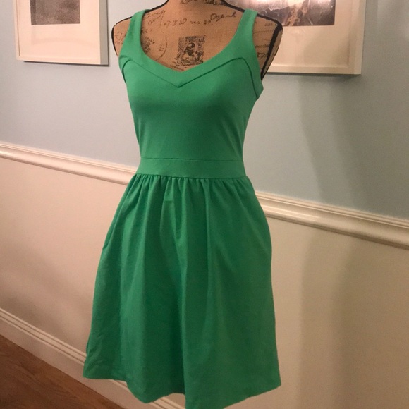 Cynthia Rowley Dresses & Skirts - Vibrant green fitted but loose dress w pockets! S